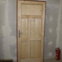 dřevěné interiérové dveře