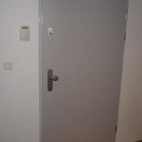 bezpečnostní interiérové dveře