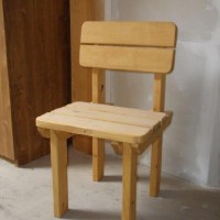 dřevěná židle smrk